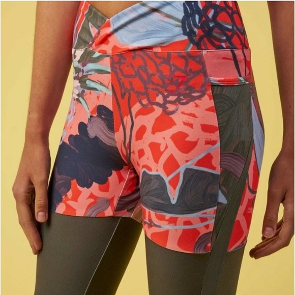 GYMSHARK x Nikki Blackketter Dynamic Legging Size Small - Picture 2 of 7